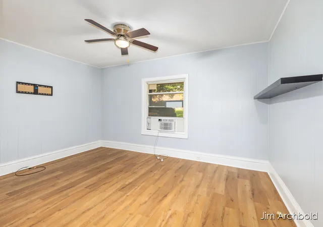 Photo 3 of Single family home for sale at 816 Jennette Ave, Grand Rapids, MI 49504 | MLS# 70553537 | Listing updated on 2026-10-07