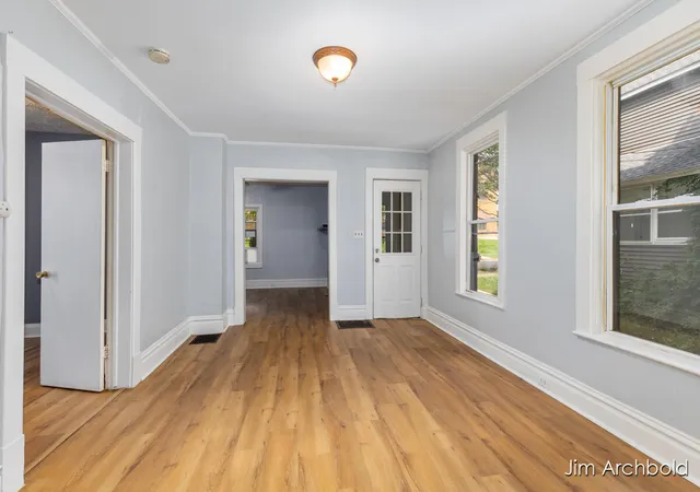 Photo 4 of Single family home for sale at 816 Jennette Ave, Grand Rapids, MI 49504 | MLS# 70553537 | Listing updated on 2026-10-07
