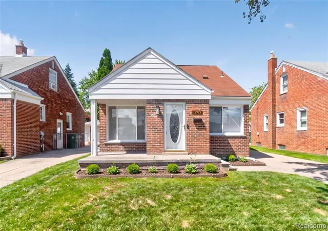 Homes for sale in Southgate, MI | 12972 Callender St, Southgate, MI 48195 | MLS# 61004755