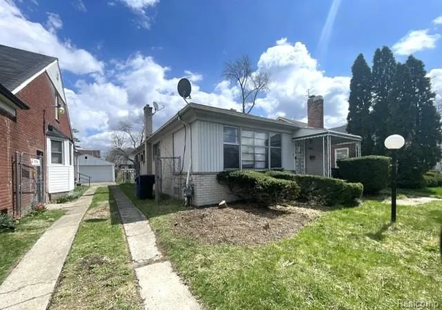 Photo 3 of Sale Pending at 15728 Sussex St, Detroit, MI 48227 2659 | MLS# 61000701 | Listing updated on 2026-08-29