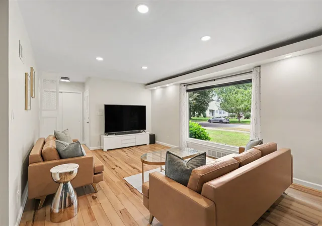 5th image of 106 E 31St St, Holland, MI 49423 | MLS# 70552831