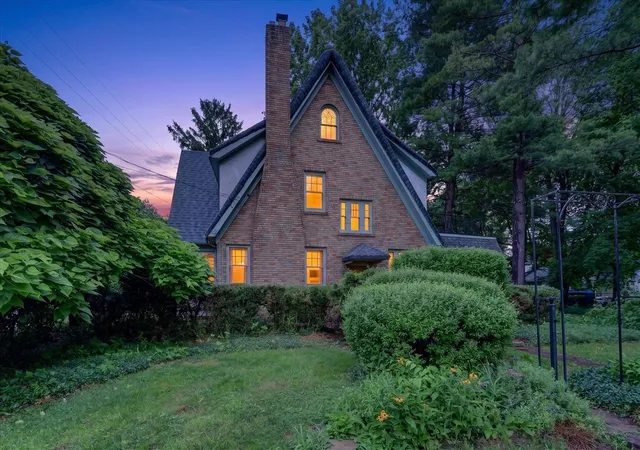 Photo 1 of Sale Pending at 1124 Ashley Dr, Kalamazoo, MI 49048 | MLS# 70544351 | Listing updated on 2026-08-31