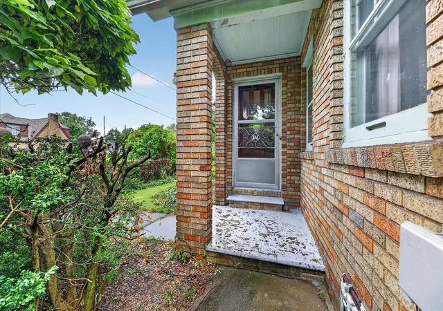 Photo 3 of Sale Pending at 1124 Ashley Dr, Kalamazoo, MI 49048 | MLS# 70544351 | Listing updated on 2026-08-31