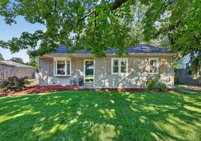 Photo 2 of Single family home for sale at 5249 Madison Ave, Grand Rapids, MI 49548 | MLS# 70541137 | Listing updated on 2026-06-25