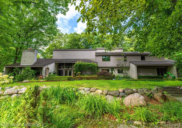 1st image of 28575 Danvers Ct, Farmington Hills, MI 48334 4243 | MLS# 61024439