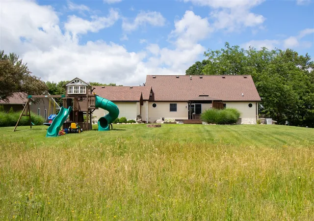 3rd image of 2361 Ramblin Dr, Battle Creek, MI 49014 | MLS# 70540340