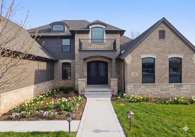 5th image of 1055 Avon Rd, Rochester Hills, MI 48307 | MLS# 50206960