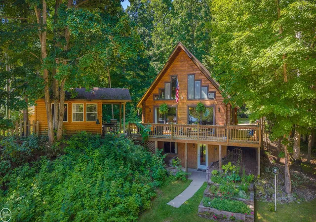 2nd image of 6684 Autrain Forest Lake Rd, Au Train, MI 49806 | MLS# 50218351