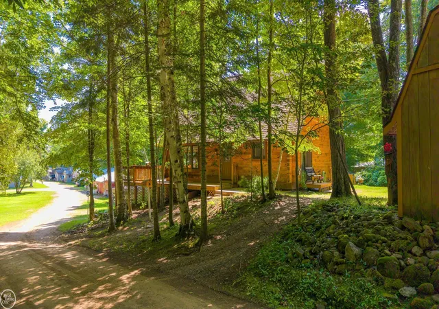 4th image of 6684 Autrain Forest Lake Rd, Au Train, MI 49806 | MLS# 50218351