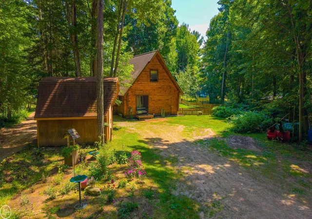 5th image of 6684 Autrain Forest Lake Rd, Au Train, MI 49806 | MLS# 50218351