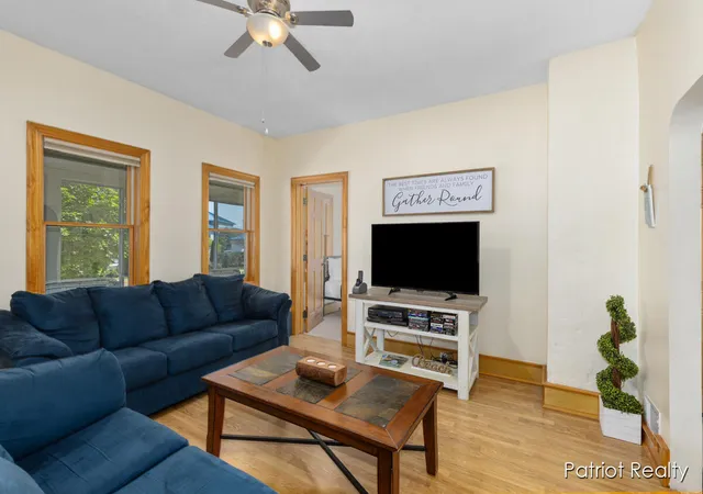 5th image of 602 Jackson St, Grand Haven, MI 49417 | MLS# 70480553