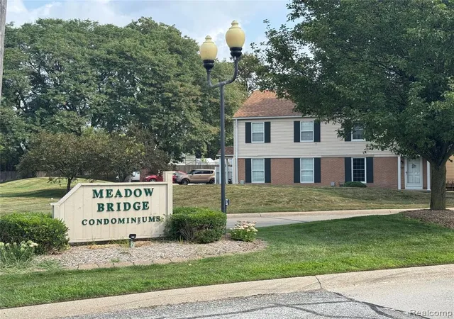 Listing Photo 4 - Condo for sale in building located at 24404 Meadowbridge Dr, Clinton Township, MI 48035