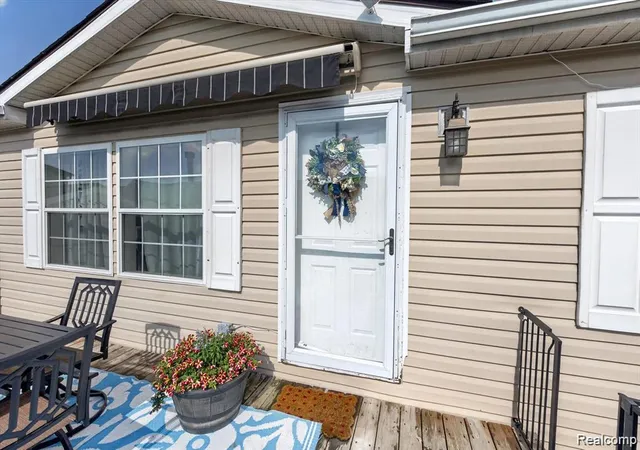 4th image of 2858 Boulder Ridge Trl, Milford, MI 48380 | MLS# 61011438