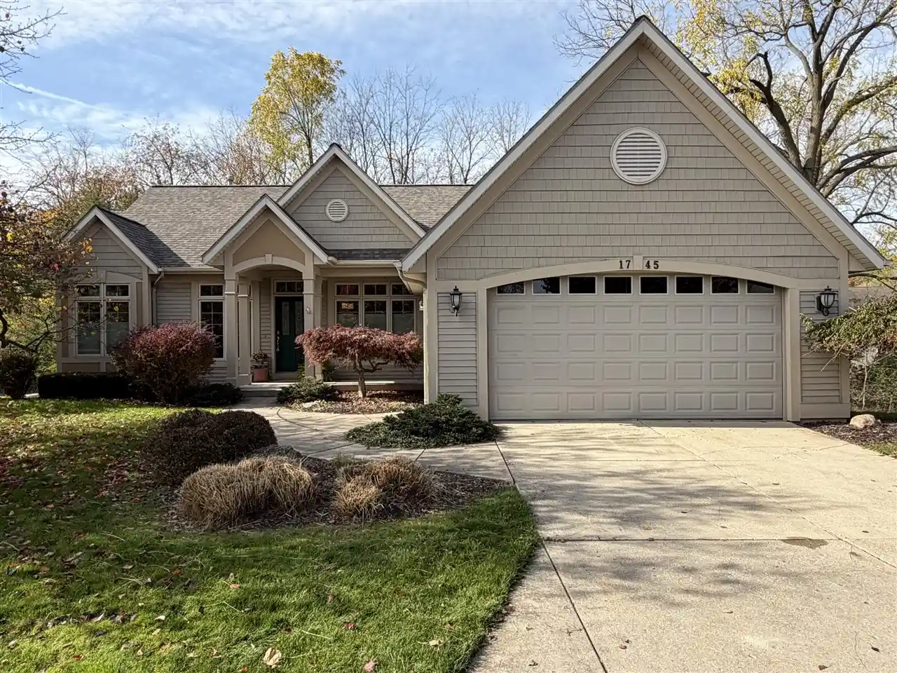 Condo for sale at 1745 Oakleigh Woods Dr, Grand Rapids, MI 49504 | MLS# 70567330