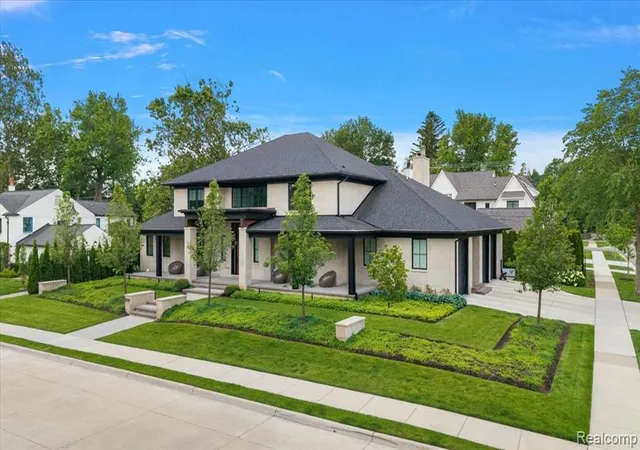 3rd image of 1099 N Glenhurst Dr, Birmingham, MI 48009 1156 | MLS# 61009261