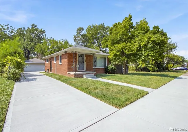 Photo 2 of Single family home for sale at 18445 Helen St, Detroit, MI 48234 3068 | MLS# 61025627 | Listing updated on 2026-09-08