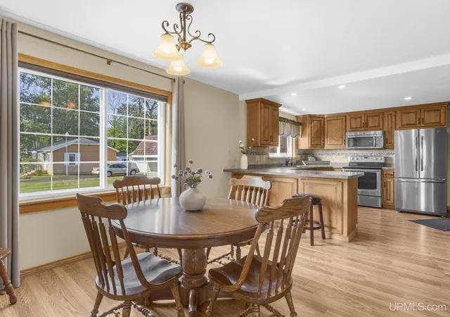 Photo 2 of Single family home for sale at 4301 10th St, Menominee, MI 49858 | MLS# 50219890 | Listing updated on 2026-09-22