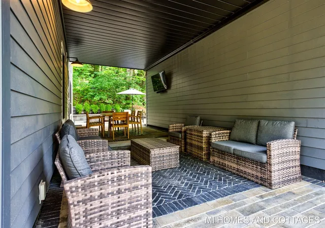 5th image of 702 Lake St, Saugatuck, MI 49453 | MLS# 70519595