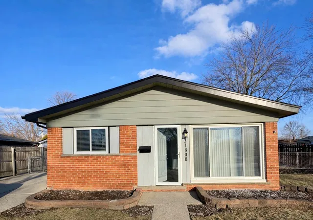 Photo 1 of Single family home for sale at 31800 Briar Ln, Saint Clair Shores, MI 48082 | MLS# 50200205 | Listing updated on 2026-08-12