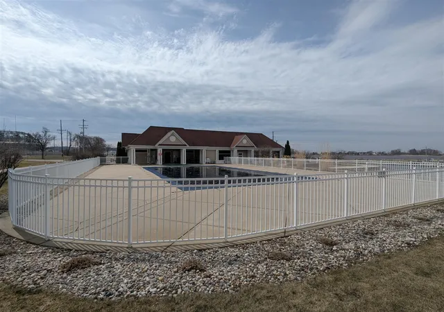 3rd image of 257 Lakeside Dr, Ludington, MI 49431 | MLS# 70526092