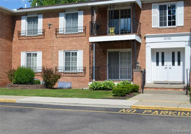 Photo 2 of Condo for sale at 30789 Shiawassee Rd #9, Farmington, MI 48336 | MLS# 61009100 | Listing updated on 2026-07-29