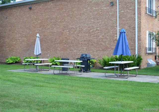 Photo 5 of Condo for sale at 30789 Shiawassee Rd #9, Farmington, MI 48336 | MLS# 61009100 | Listing updated on 2026-07-29