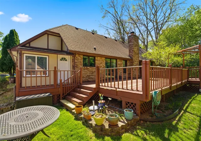 Homes for sale in Shelby Township, MI | 48797 Lansdowne Ct, Shelby Township, MI 48317 | MLS# 70531196
