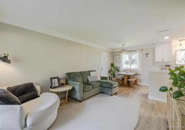 Photo 4 of Single family home for sale at 4600 Independence Dr, Clarkston, MI 48346 | MLS# 61025778 | Listing updated on 2026-09-12