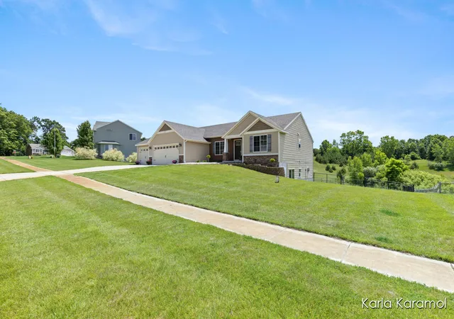Homes for sale in Sparta, MI | 11782 Ridge Water Dr, Sparta, MI 49345 | MLS# 70541419