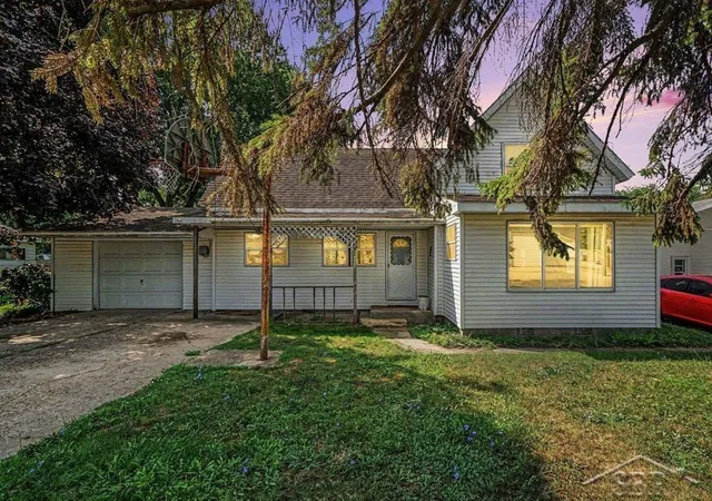 2nd image of 217 W Chestnut St, Breckenridge, MI 48615 | MLS# 50218370