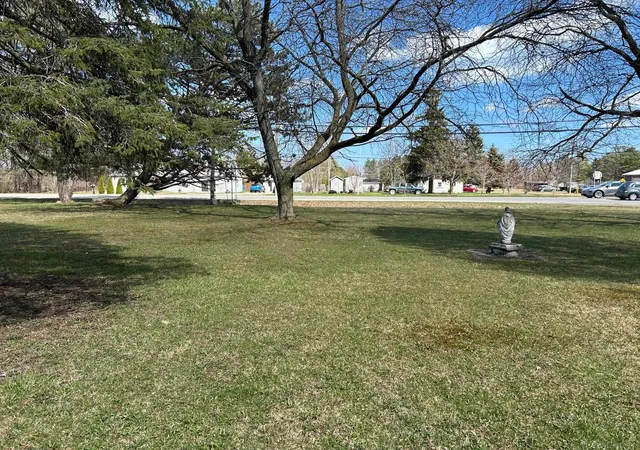 2nd image of 5996 Lakeshore Rd, Lexington, MI 48450 | MLS# 50205076