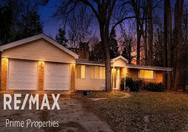 Photo 2 of Single family home for sale at 3195 Dixie Ct, Saginaw, MI 48601 | MLS# 50180344 | Listing updated on 2026-08-12