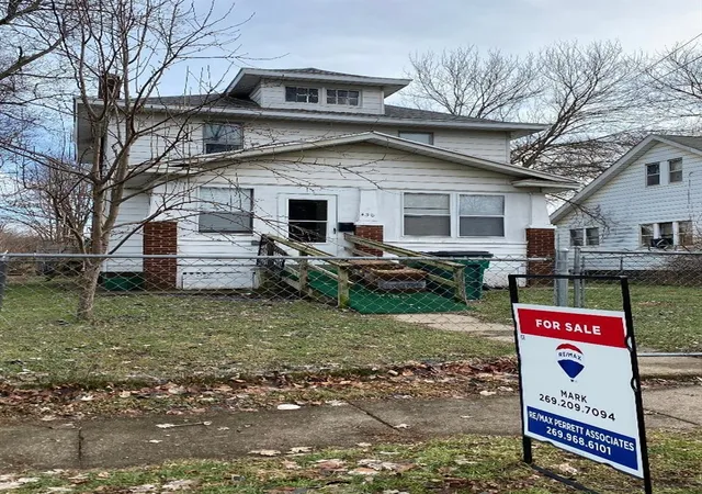 Homes for sale in Springfield, MI | 430 N 21St St, Springfield, MI 49037 | MLS# 70539159