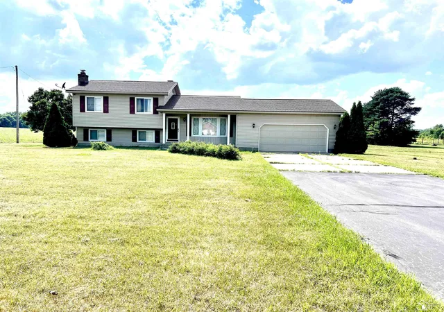 2nd image of 1434 S Vernon Rd, Corunna, MI 48817 | MLS# 50219285