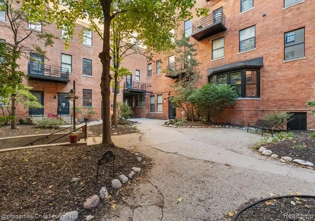 Photo 3 of Condo for sale at 6533 E Jefferson Ave #307, Detroit, MI 48207 4360 | MLS# 61000678 | Listing updated on 2026-09-23