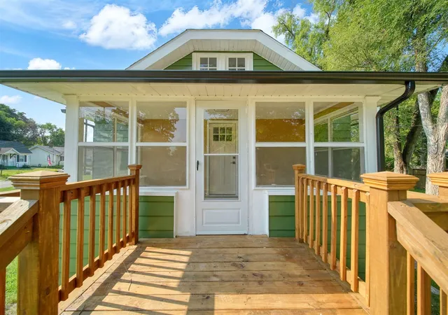 Photo 2 of Single family home for sale at 337 E Addison St, Jackson, MI 49203 | MLS# 70549550 | Listing updated on 2026-08-28