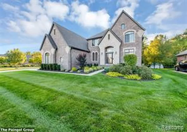 Homes for sale in Shelby Township, MI | 54491 Preston Pines Ln, Shelby Township, MI 48315 | MLS# 61009370