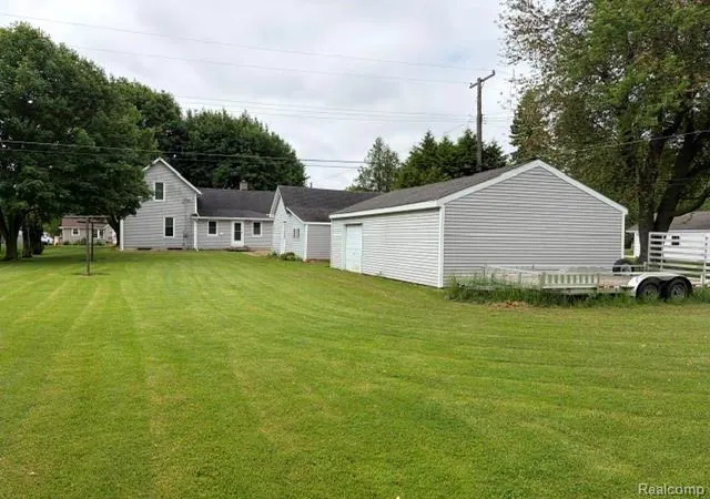 4th image of 431 Lytle Ave, Harbor Beach, MI 48441 | MLS# 61001017