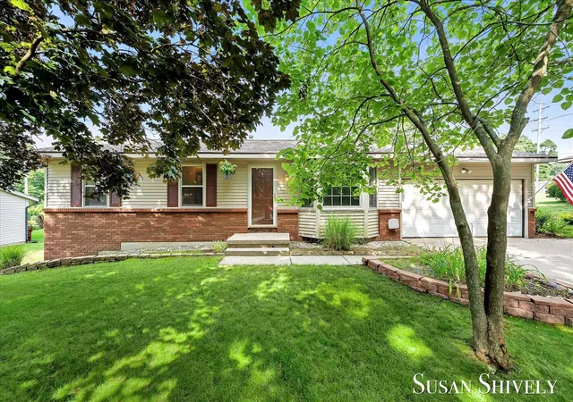 Photo 1 of Sale Pending at 2659 Bryanwood Dr, Grand Rapids, MI 49544 | MLS# 70551332 | Listing updated on 2026-08-14