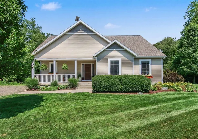 3rd image of 13625 Stacey Rd, Greenville, MI 48838 | MLS# 70544167