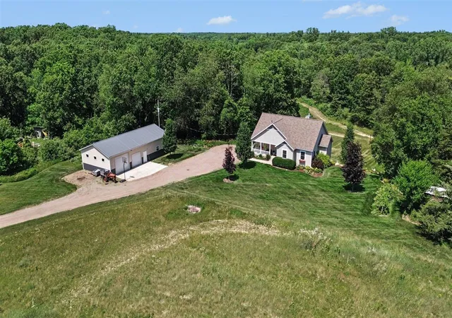 4th image of 13625 Stacey Rd, Greenville, MI 48838 | MLS# 70544167