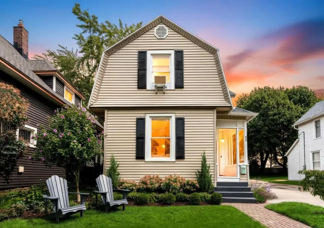 Photo 2 of Single family home for sale at 442 Norwood Ave, Grand Rapids, MI 49506 | MLS# 70555115 | Listing updated on 2026-09-10