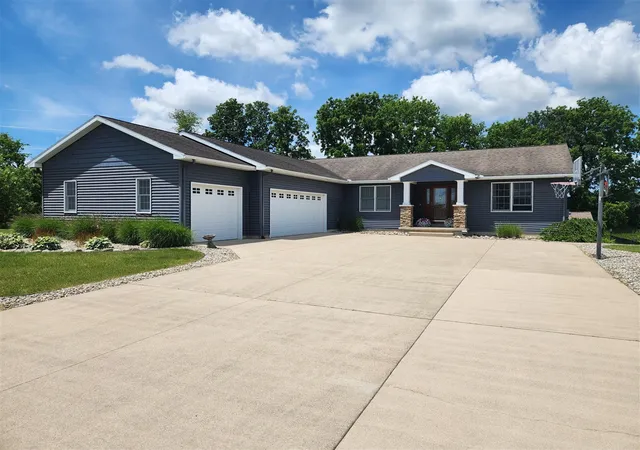 2nd image of 45 Browning Dr, Shelbyville, MI 49344 | MLS# 70541642