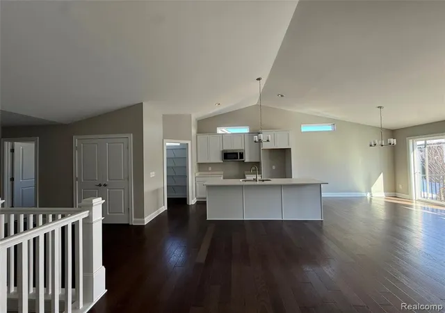 4th image of 269 Cyn Creek Ct, Howell, MI 48843