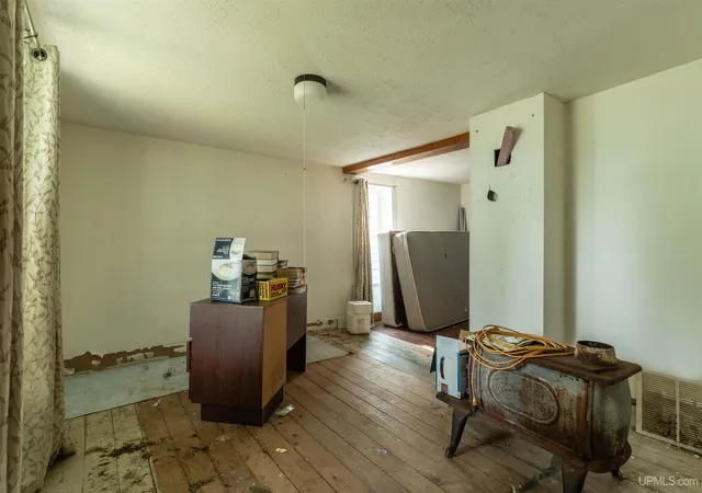 Photo 2 of Single family home for sale at 17 Marquette Ave, Crystal Falls, MI 49920 | MLS# 50215635 | Listing updated on 2026-09-02
