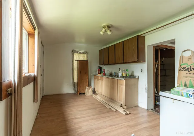 Photo 5 of Single family home for sale at 17 Marquette Ave, Crystal Falls, MI 49920 | MLS# 50215635 | Listing updated on 2026-09-02