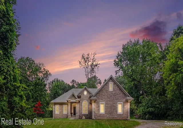 1st image of 1755 Gray Twig Ln, Milford, MI 48381 | MLS# 61013451