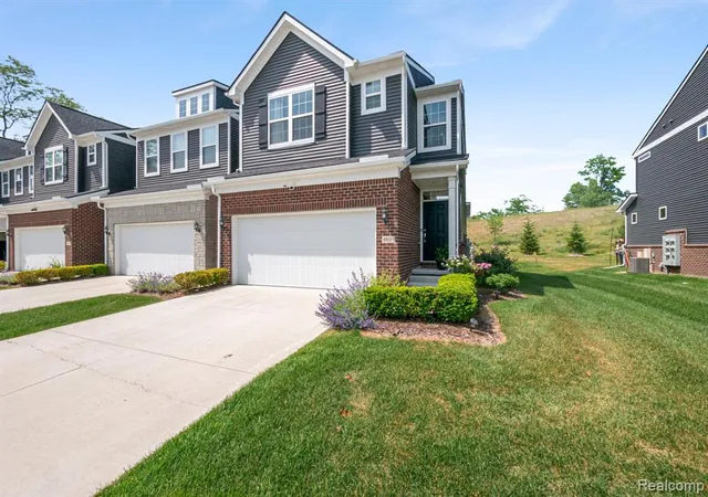 Photo 3 of Condo for sale at 4691 Broomfield Way #5, Lake Orion, MI 48359 1955 | MLS# 61013338 | Listing updated on 2026-09-13