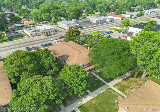 Listing Photo 4 - Condo for sale in building located at 26305 W 7 Mile Rd, Wayne, MI 48240 - Unit #101