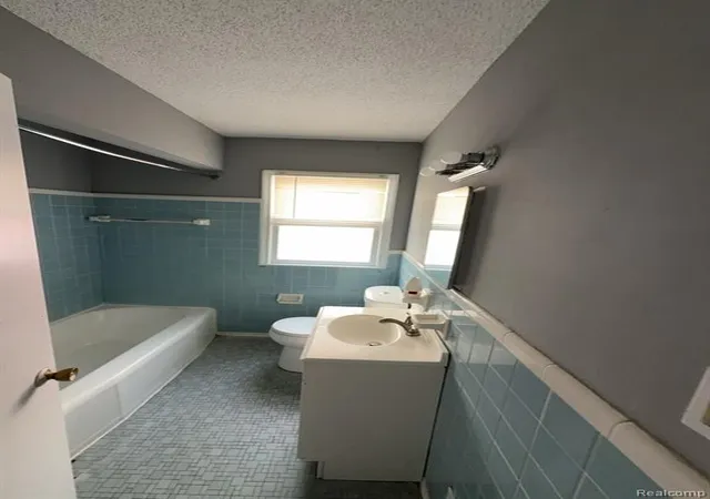 11th image of 18988 Dale St, Detroit, MI 48219 | MLS# 60974290
